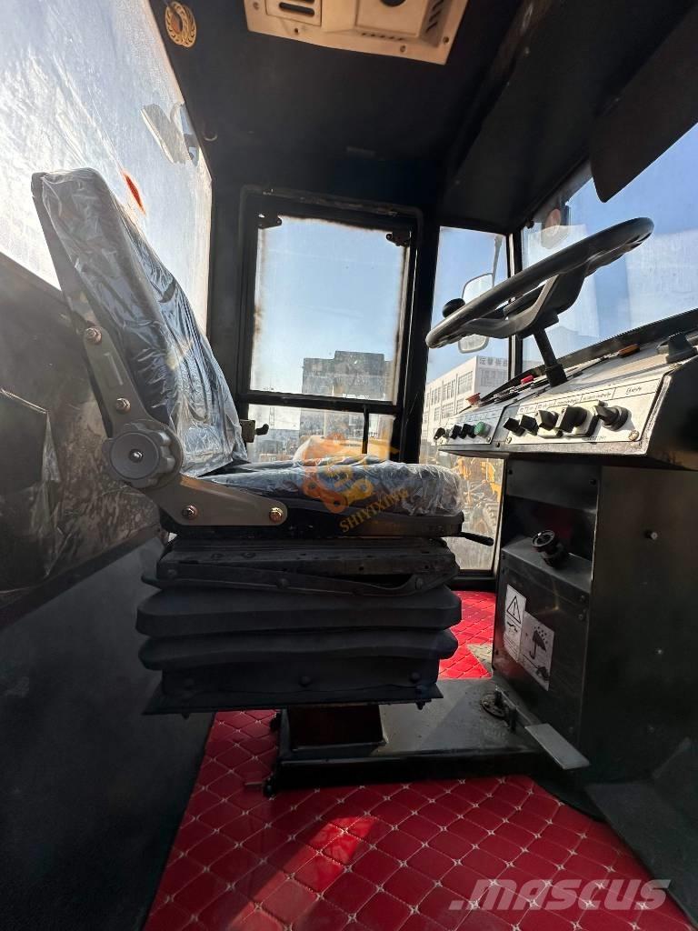 XCMG XD 103 토양 다짐기