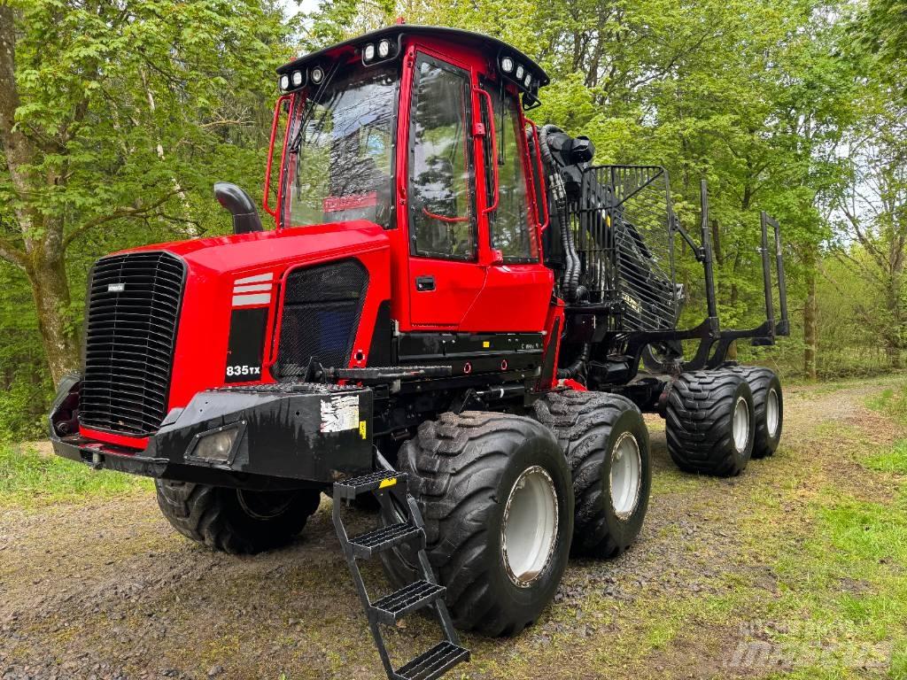 Komatsu 835 TX 원목 포워더
