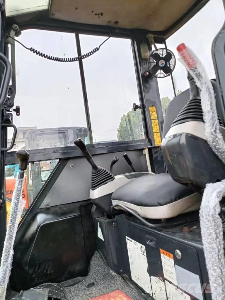 Komatsu PC 30 소형 굴삭기 7톤 미만