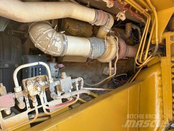 CAT Rebuilt 775F - 건설현장 덤프트럭