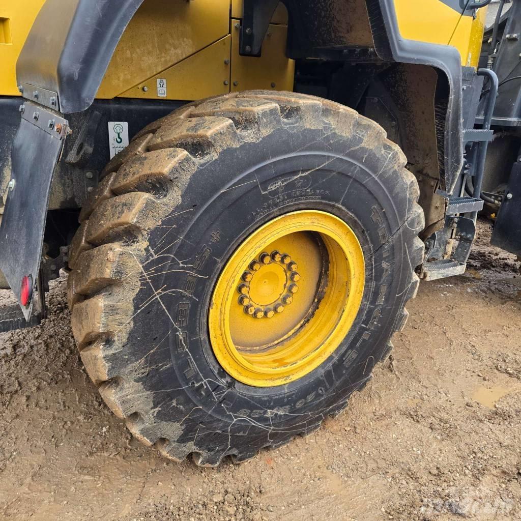 Komatsu WA 320-8  휠로우더