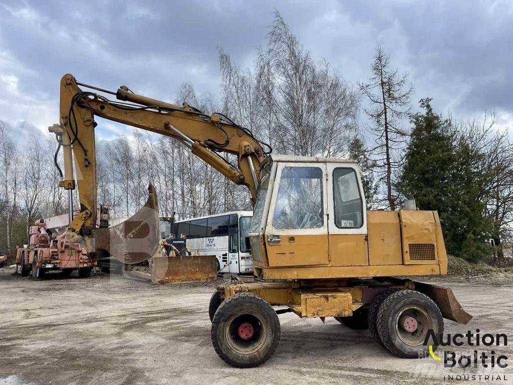 Liebherr A 900 C  휠 굴삭기