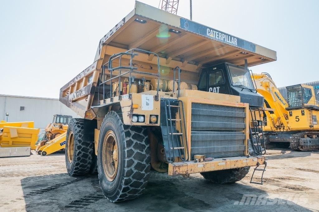 CAT 777 D 초대형 덤프 트럭