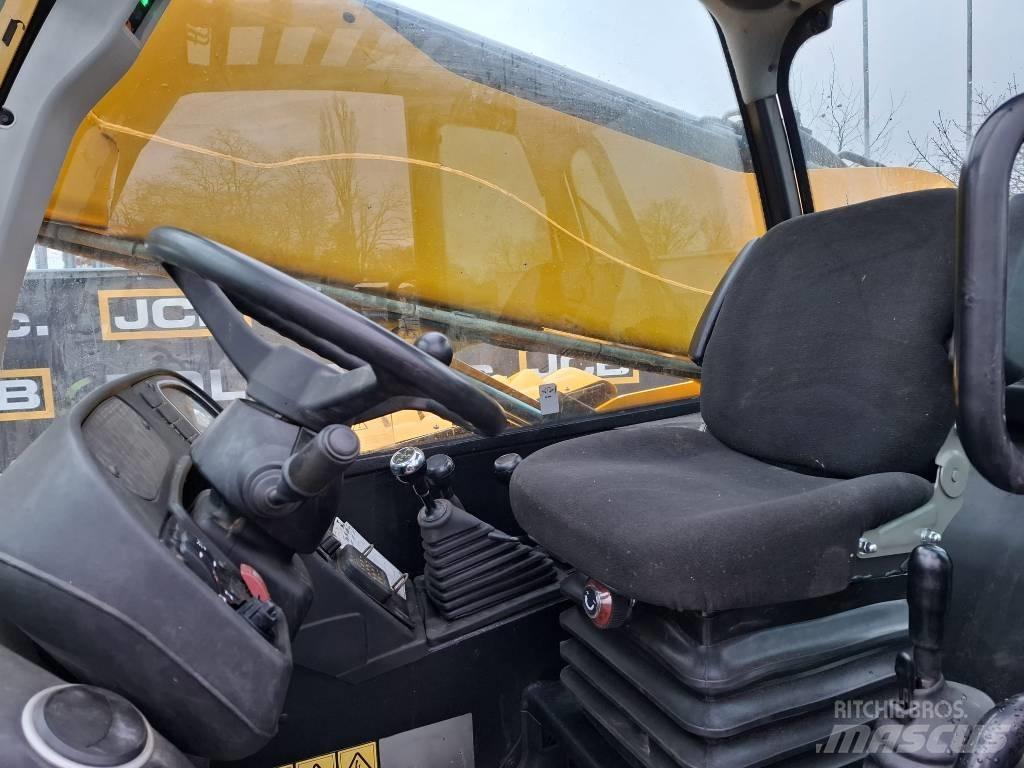 JCB 535-125 텔러 핸들러