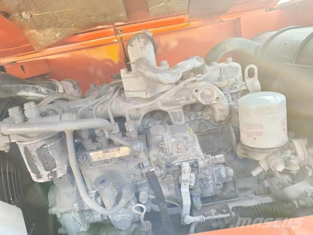 Hitachi ZX 60 소형 굴삭기 7톤 미만