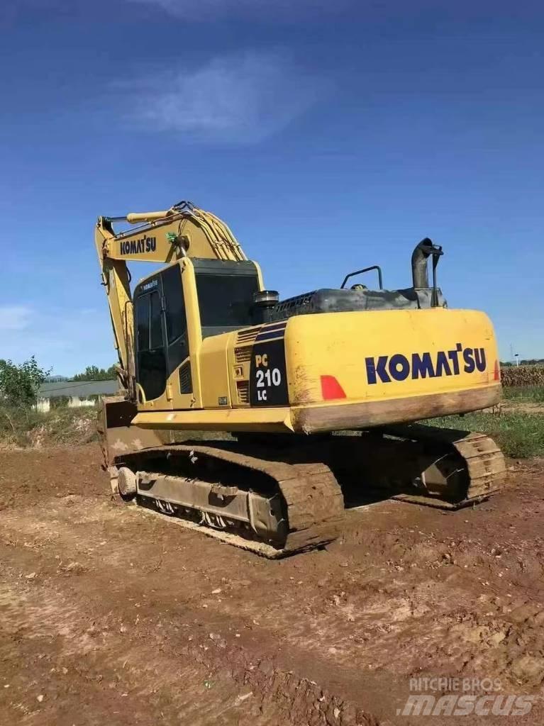 Komatsu PC 210 대형 굴삭기 29톤 이상