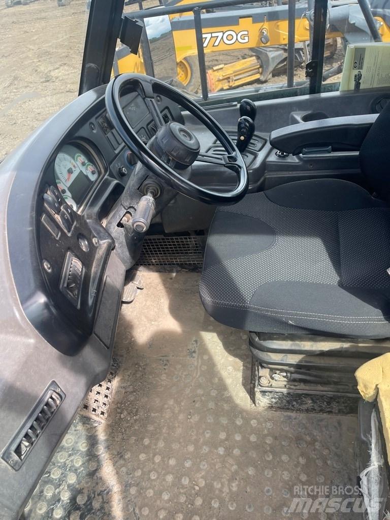 CAT 725 연결식 홀러