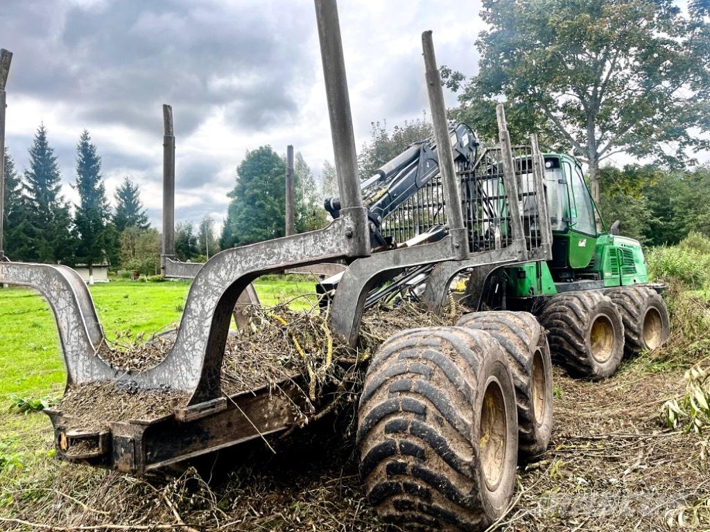 John Deere 1110 E 원목 포워더