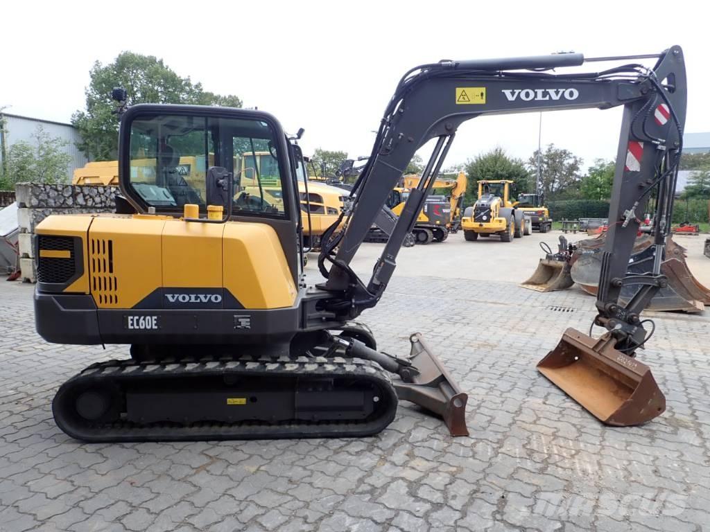 Volvo EC 60 E 중형굴삭기 7톤-28톤