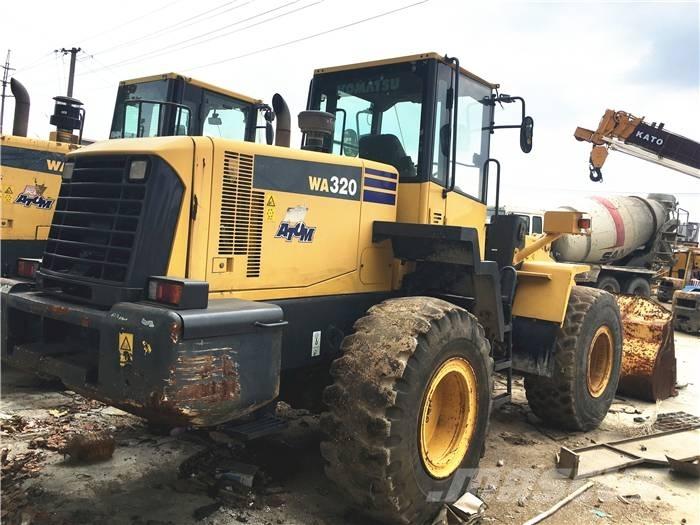 Komatsu WA 320-3  휠로우더