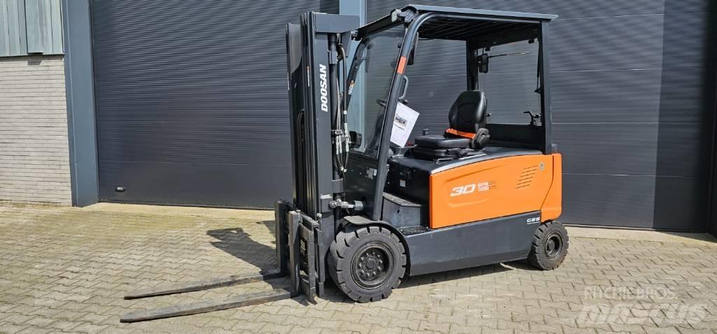 Doosan B 30 X-7 전동 지게차