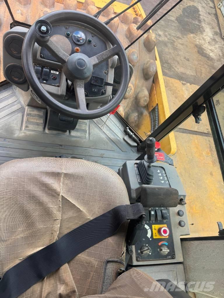 CAT CP 76 싱글 드럼 롤러