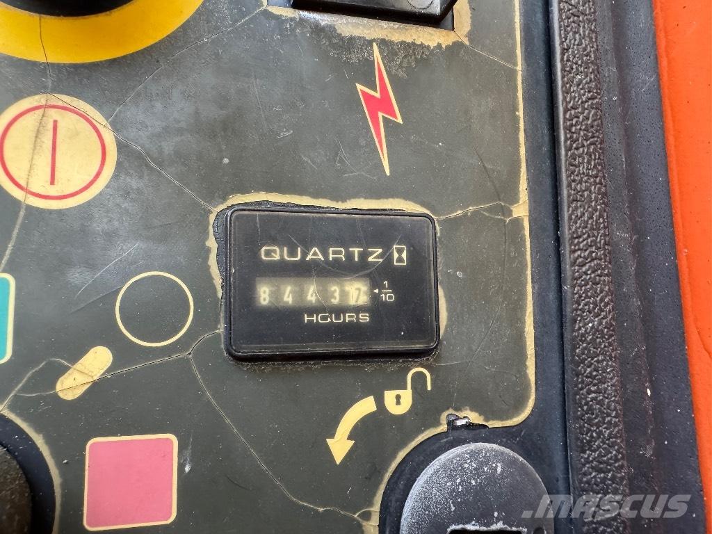 JLG 1200 SJP 견인식 전동이동 리프트