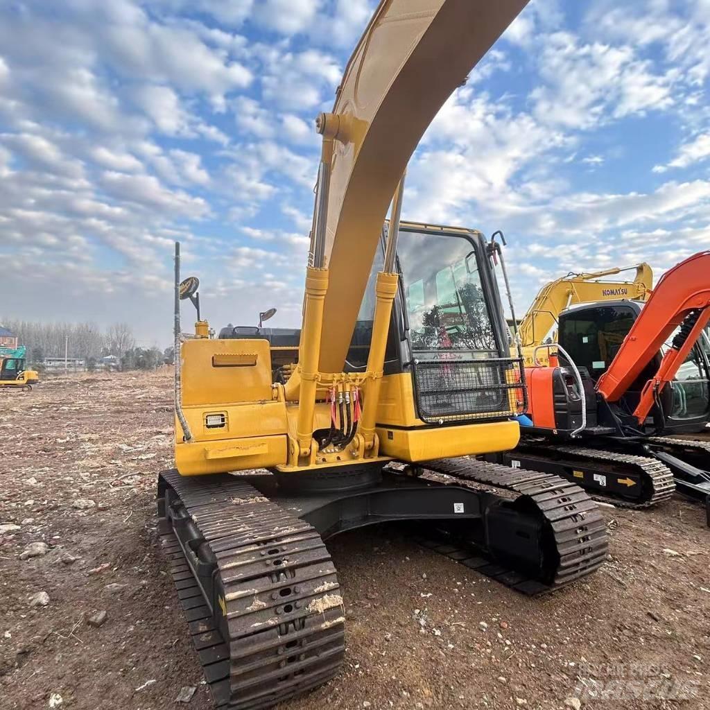 Komatsu PC 110 중형굴삭기 7톤-28톤