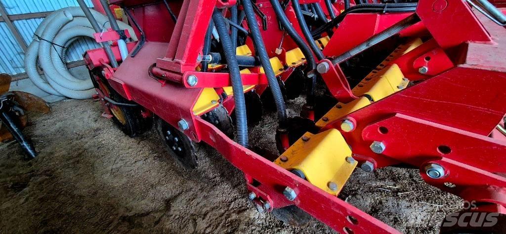 Väderstad Rapid300C 드릴