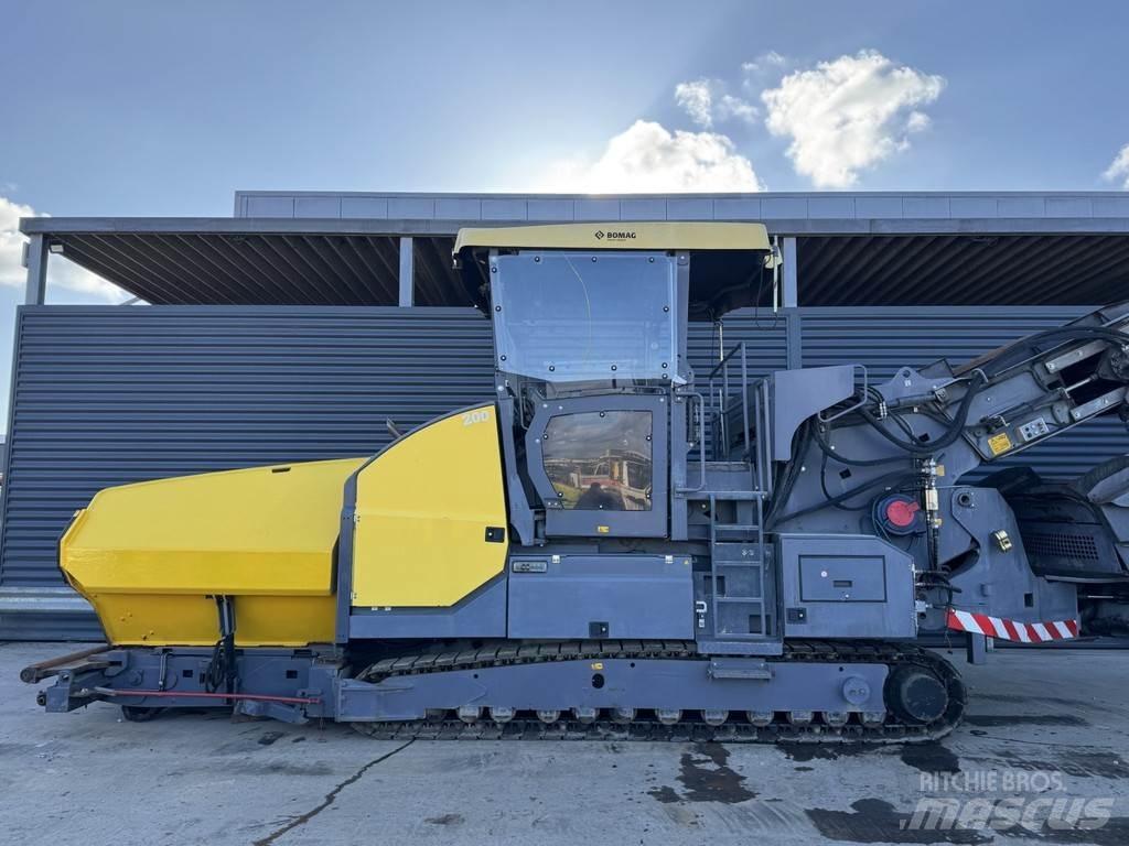 Bomag BMF 2500 S 아스팔트 포장장비