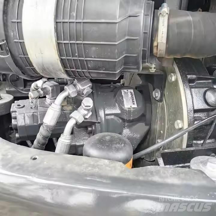 Doosan DX 60 대형 굴삭기 29톤 이상