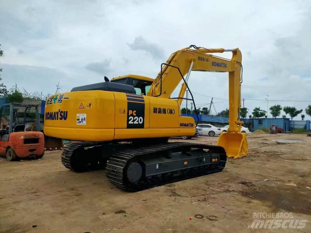 Komatsu PC 220 대형 굴삭기 29톤 이상