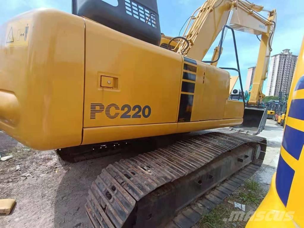 Komatsu PC 220-6 대형 굴삭기 29톤 이상