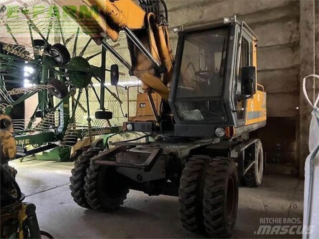 JCB js 130 w  휠 굴삭기