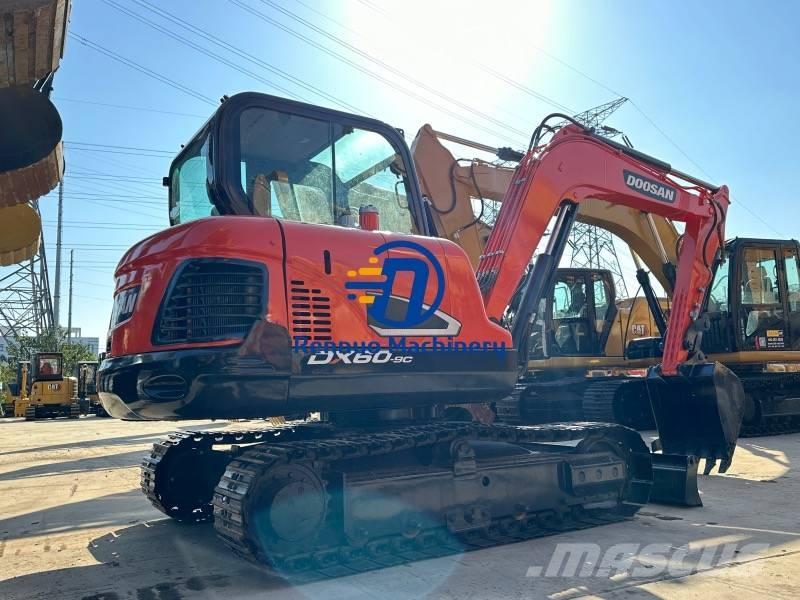 Doosan DX 60 소형 굴삭기 7톤 미만