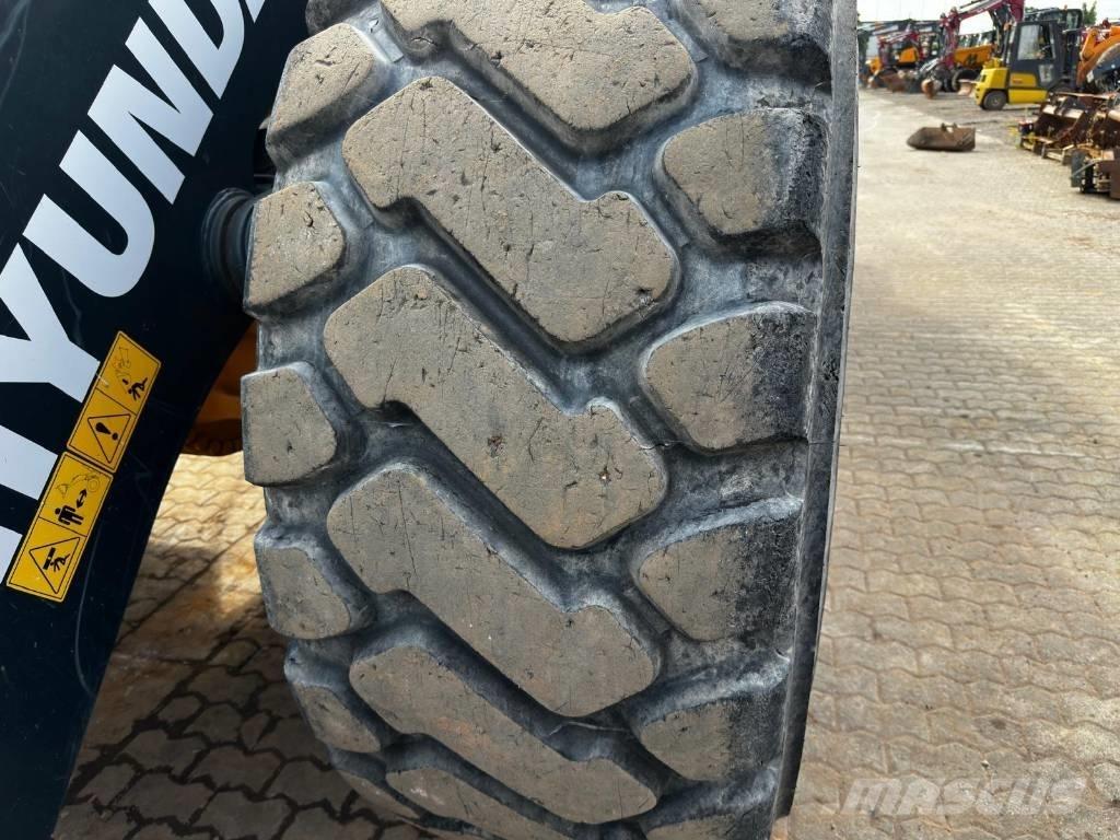 Hyundai HL 970 A 4x4  휠로우더