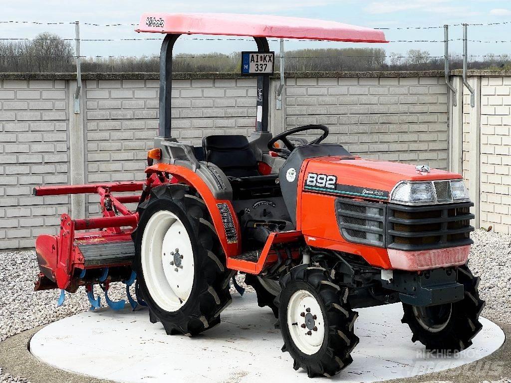Kubota B92 트랙터