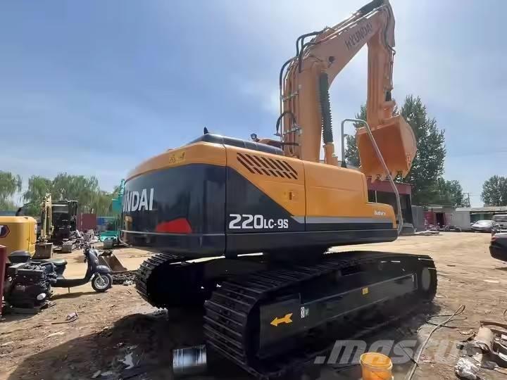 Hyundai 220 LC  9s 대형 굴삭기 29톤 이상