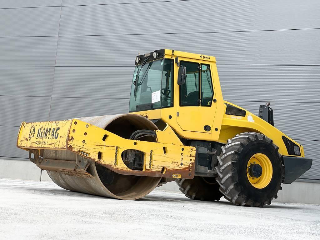 Bomag BW 216 DH-4i 싱글 드럼 롤러