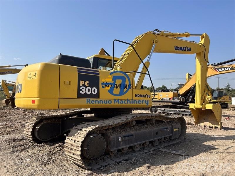 Komatsu PC 300 대형 굴삭기 29톤 이상