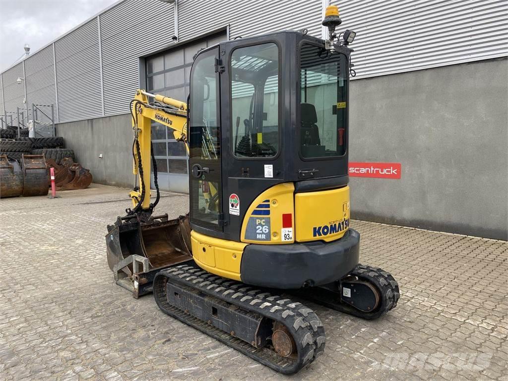 Komatsu PC26MR-3  휠 굴삭기