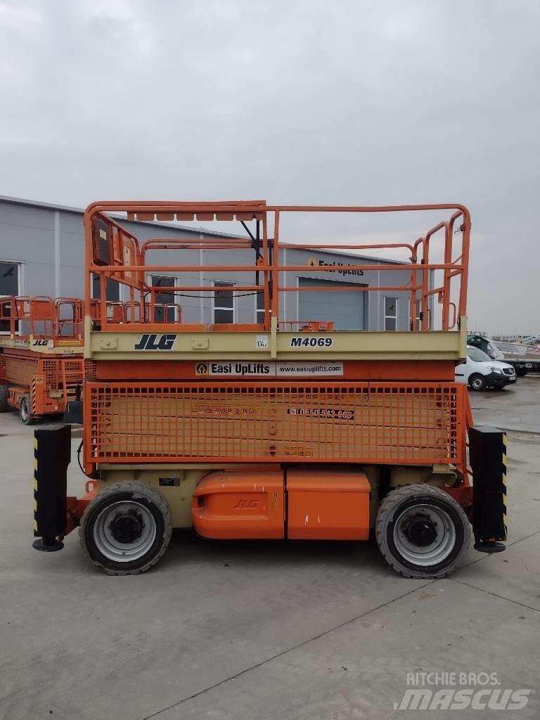 JLG M 4069 가위형 리프트