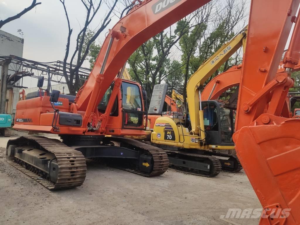 Doosan dx300 대형 굴삭기 29톤 이상