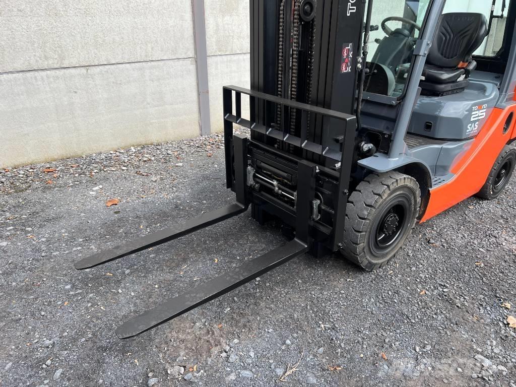 Toyota 02-8 FDF 25 디젤 지게차