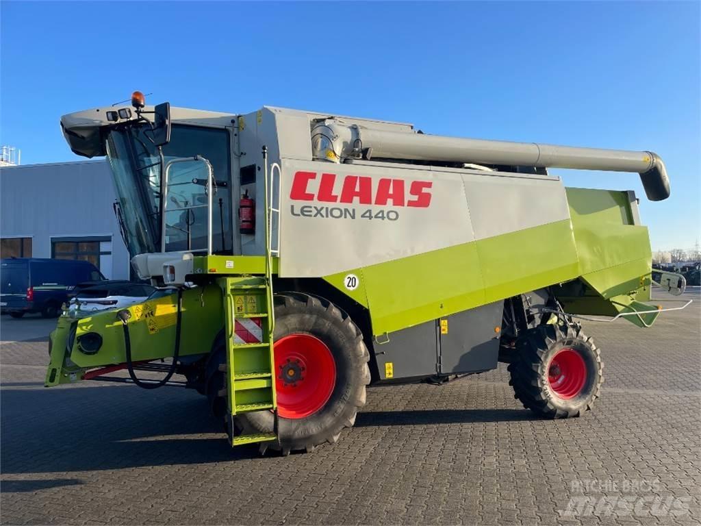 CLAAS Lexion 440 콤바인 수확기