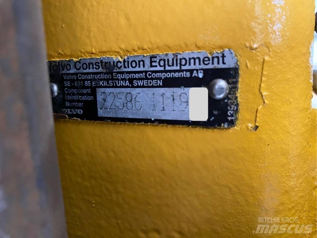 Volvo L 150 G 트랜스미션