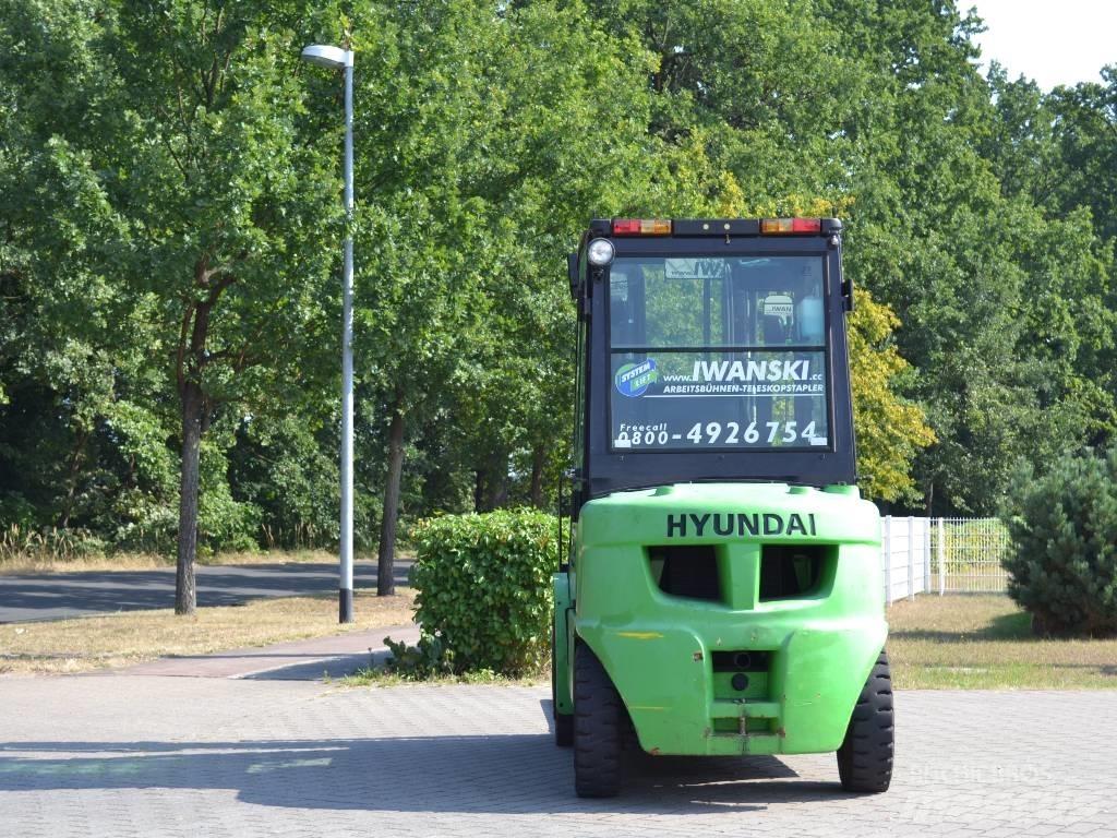 Hyundai 30 D-7 디젤 지게차
