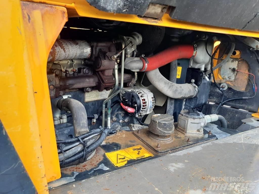 Mecalac TA 6 S 연결식 홀러