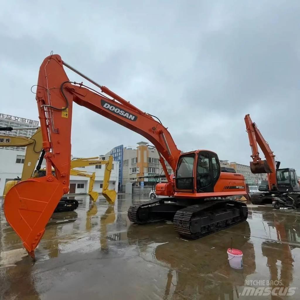 Doosan DX 300 LC 소형 굴삭기 7톤 미만