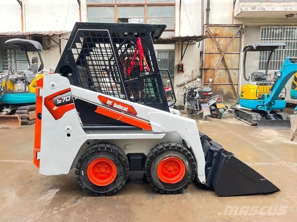 Bobcat S70  스키드로더
