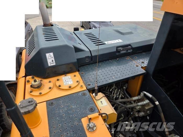 Hyundai HW 145  휠 굴삭기