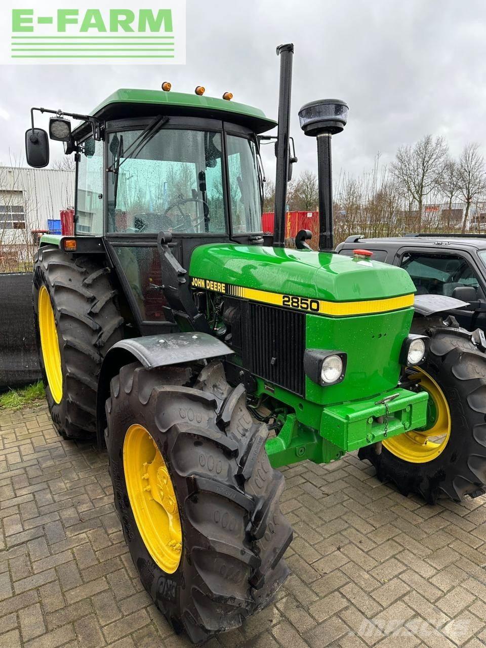 John Deere 2850 트랙터