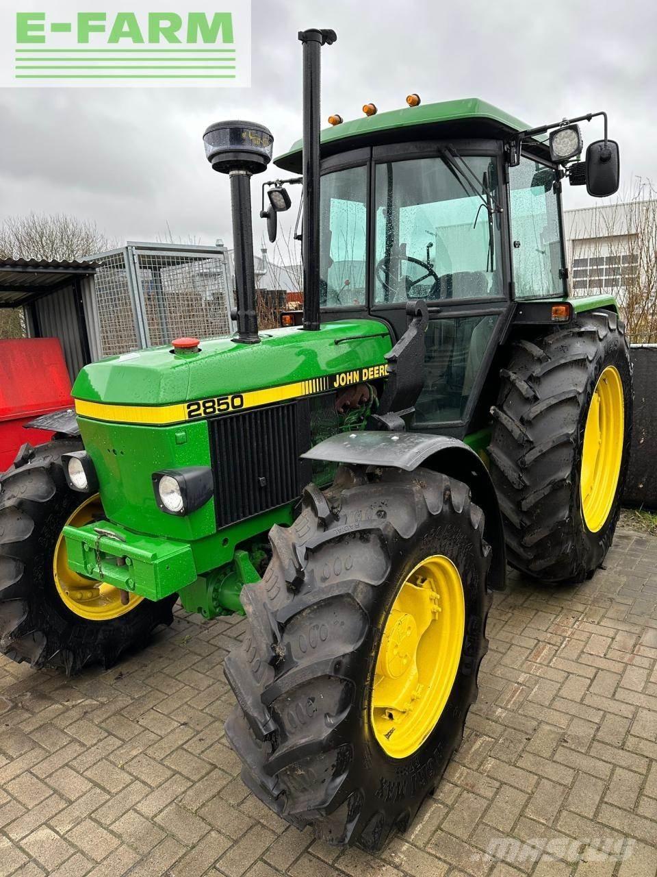 John Deere 2850 트랙터