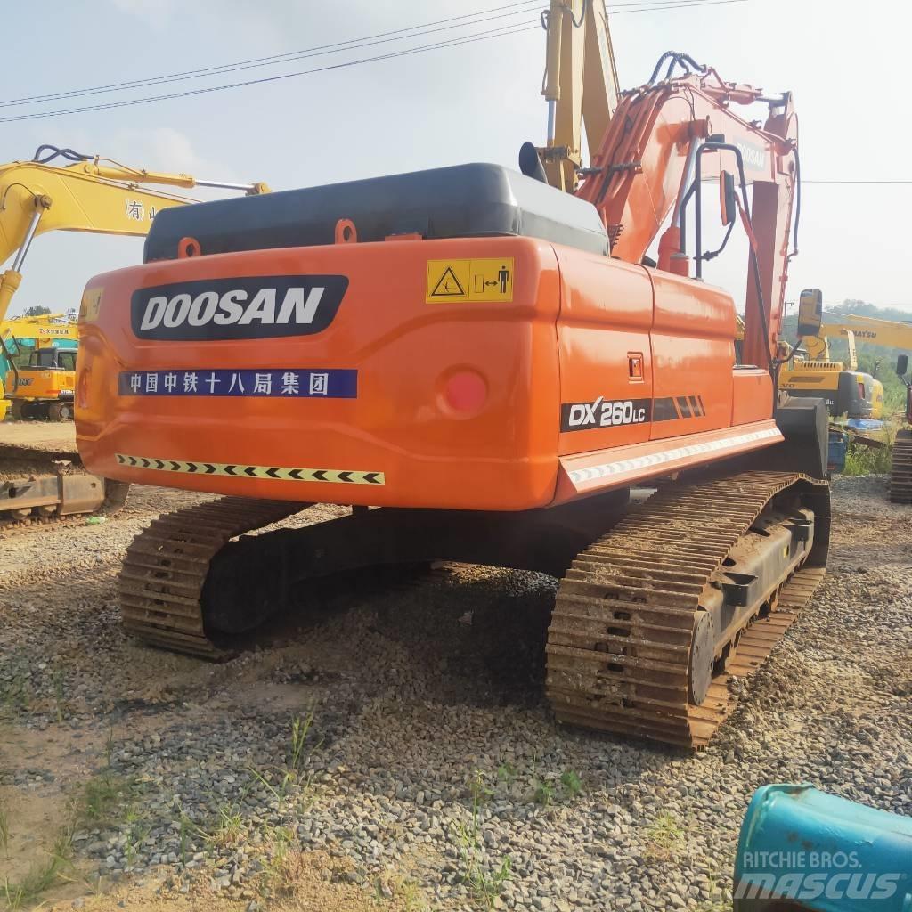 Doosan DX260LC 대형 굴삭기 29톤 이상