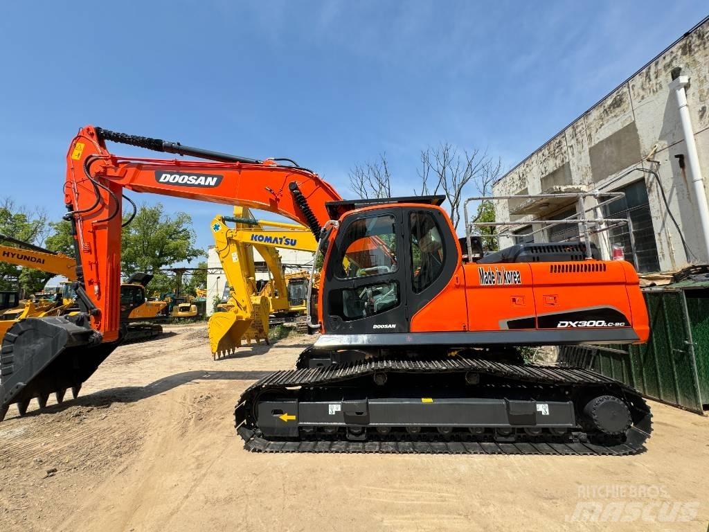Doosan DX 300 LC 대형 굴삭기 29톤 이상