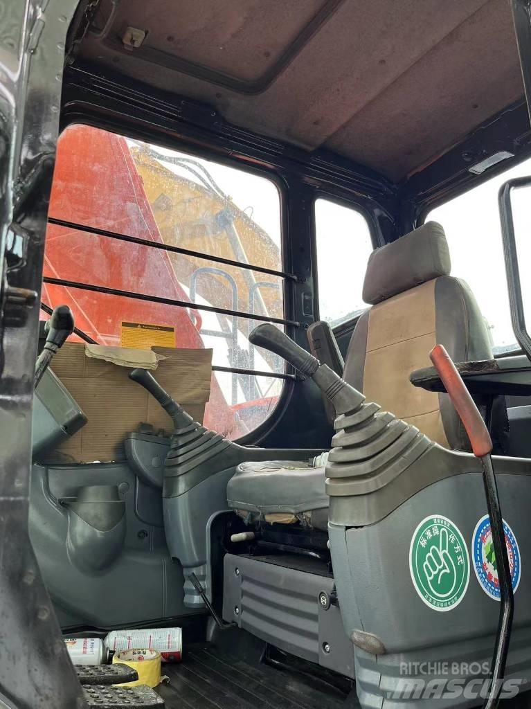 Hitachi ZX 120 대형 굴삭기 29톤 이상