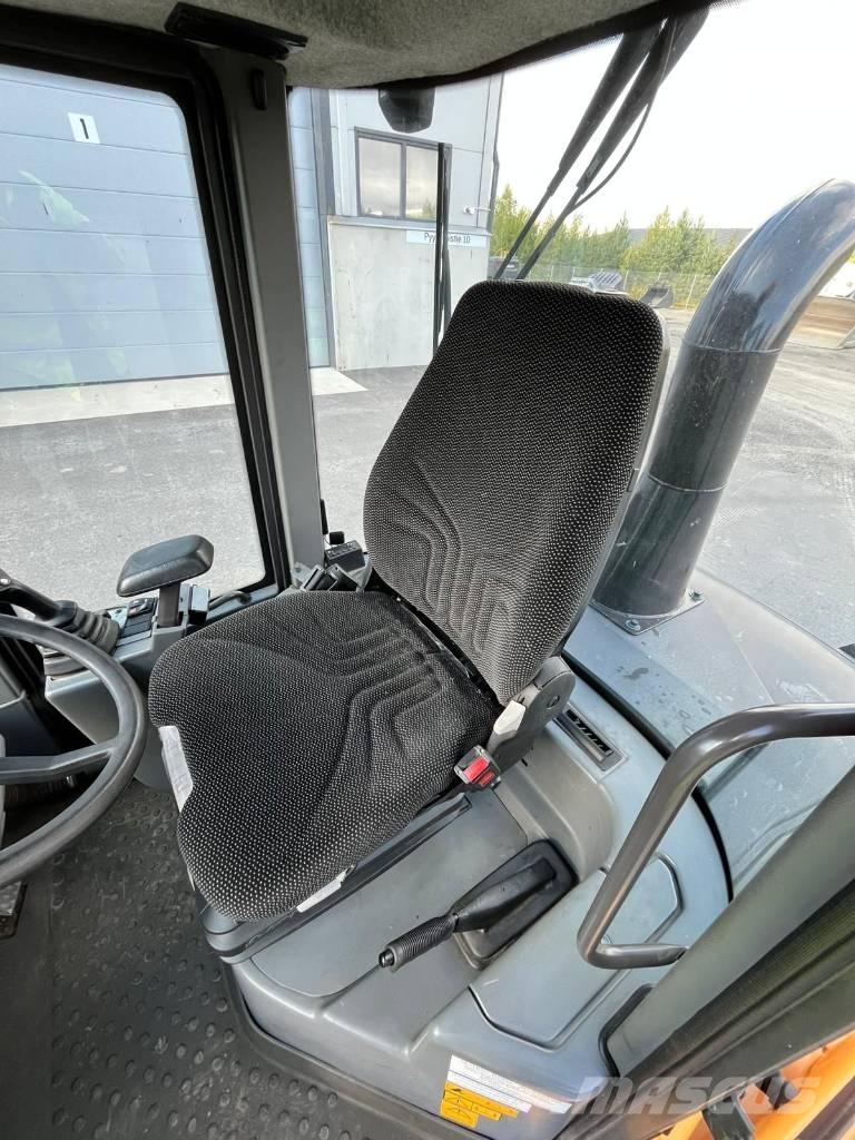 Volvo L 30 G  휠로우더