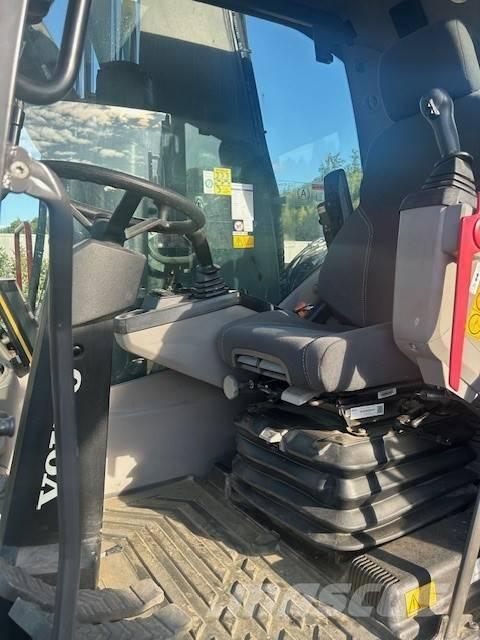 Volvo EW 220 E  휠 굴삭기