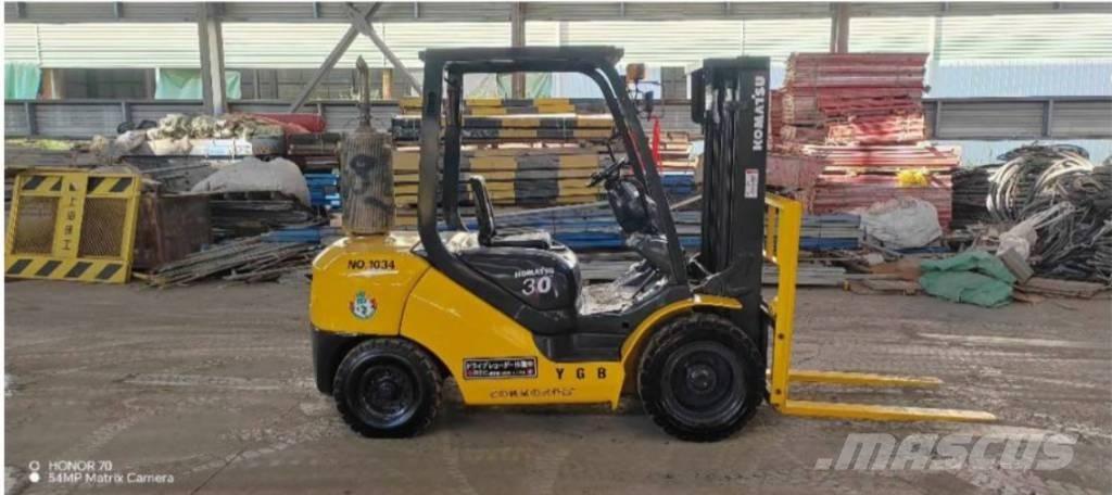 Komatsu FD 30 T-14 디젤 지게차