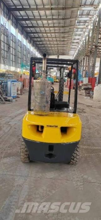 Komatsu FD 30 T-14 디젤 지게차